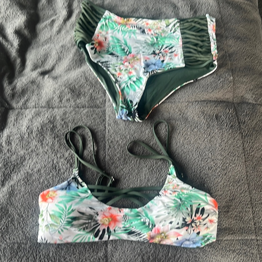 Bathing suit